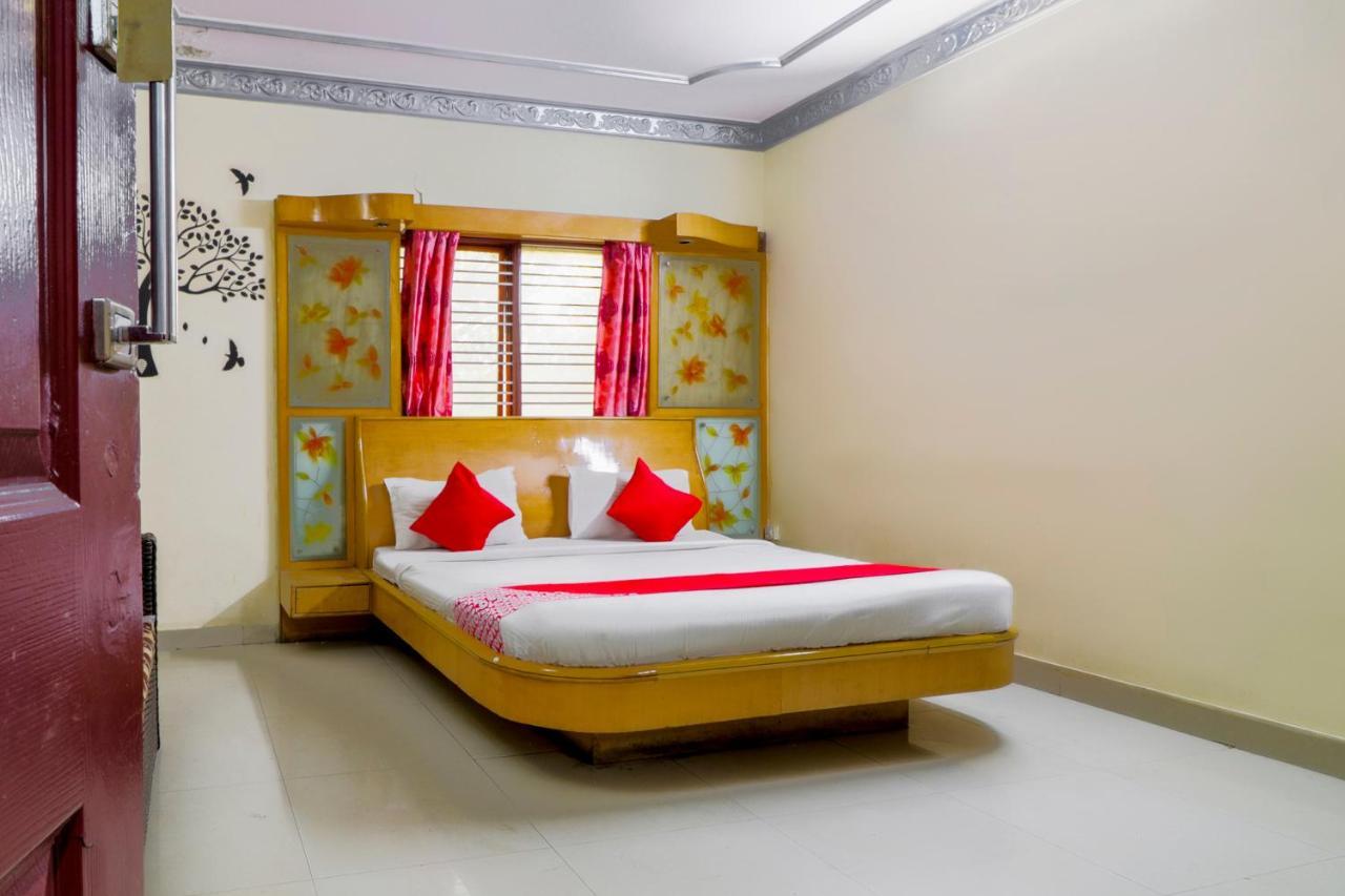 Oyo 71675 New Aishwarya Comforts Hotel Bangalore Exterior photo
