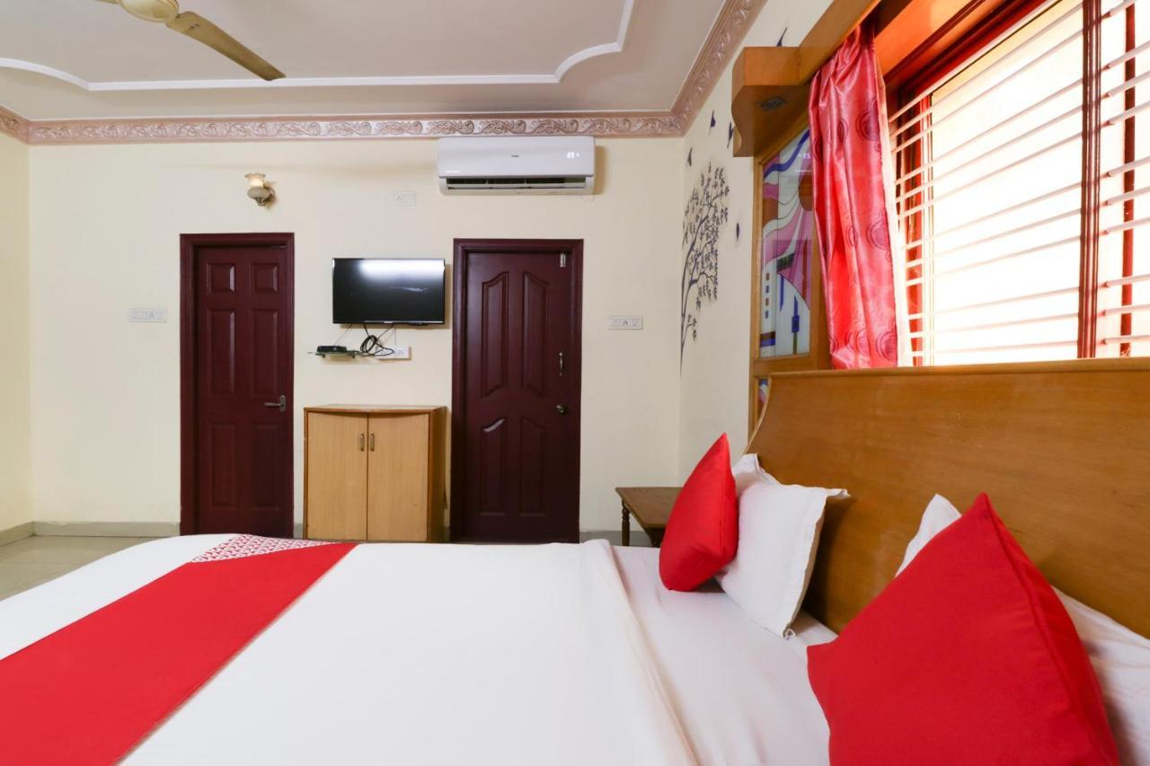 Oyo 71675 New Aishwarya Comforts Hotel Bangalore Exterior photo