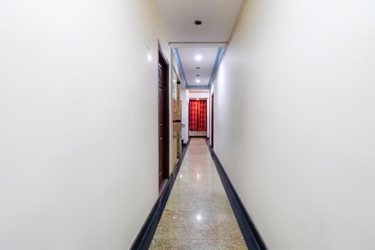 Oyo 71675 New Aishwarya Comforts Hotel Bangalore Exterior photo
